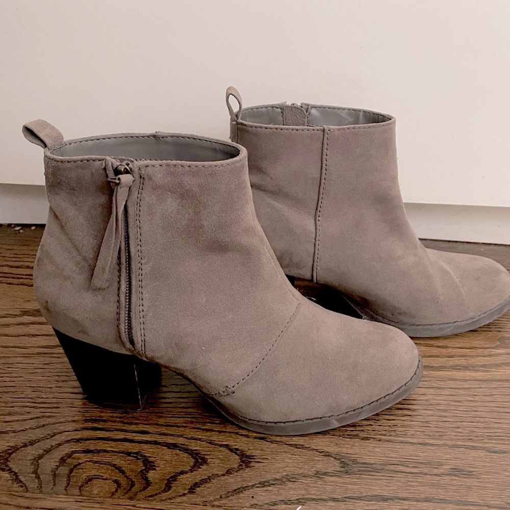 [ old navy ] • booties